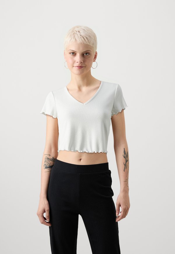 ONLY Petite ONLKIKA VNECK