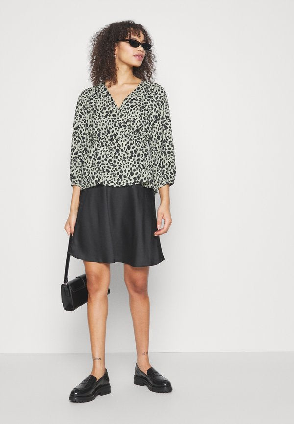 ONLY Tall ONLMASUMI WRAP TOP