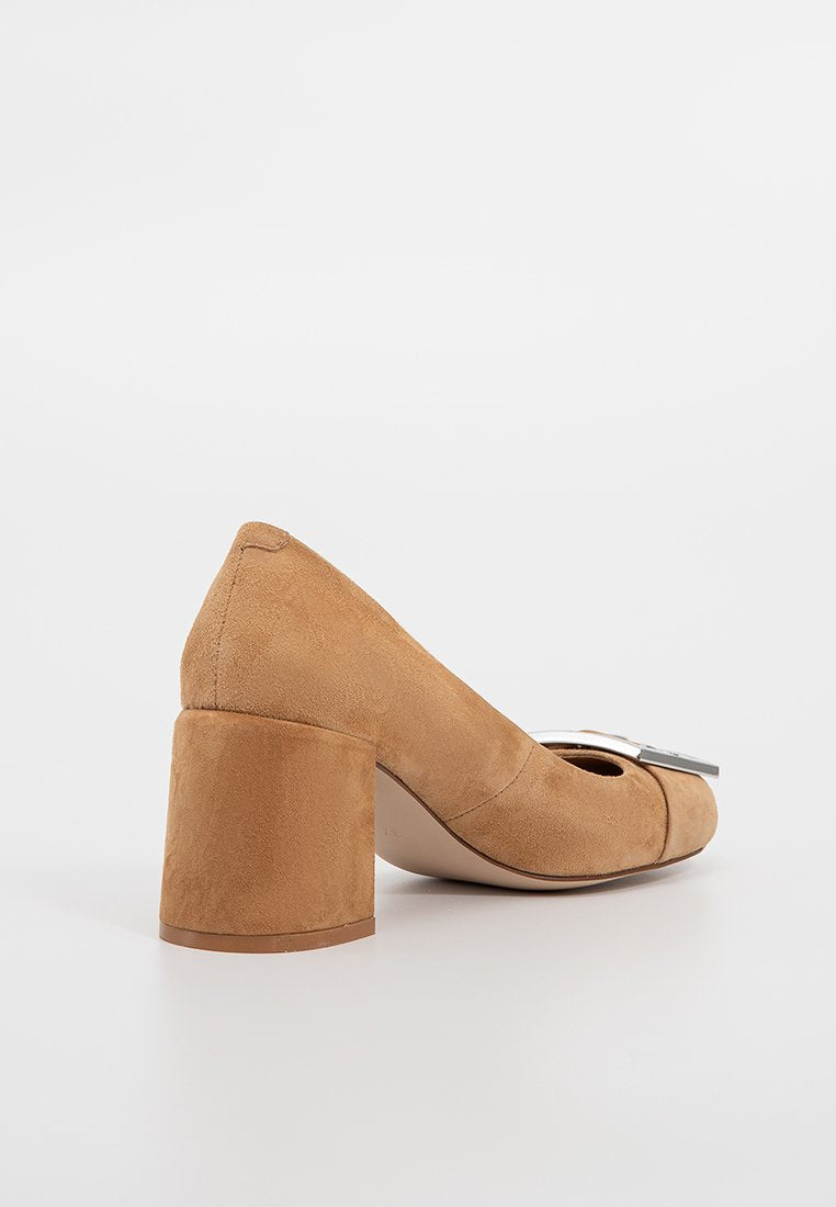 Jeffrey Campbell FACTS