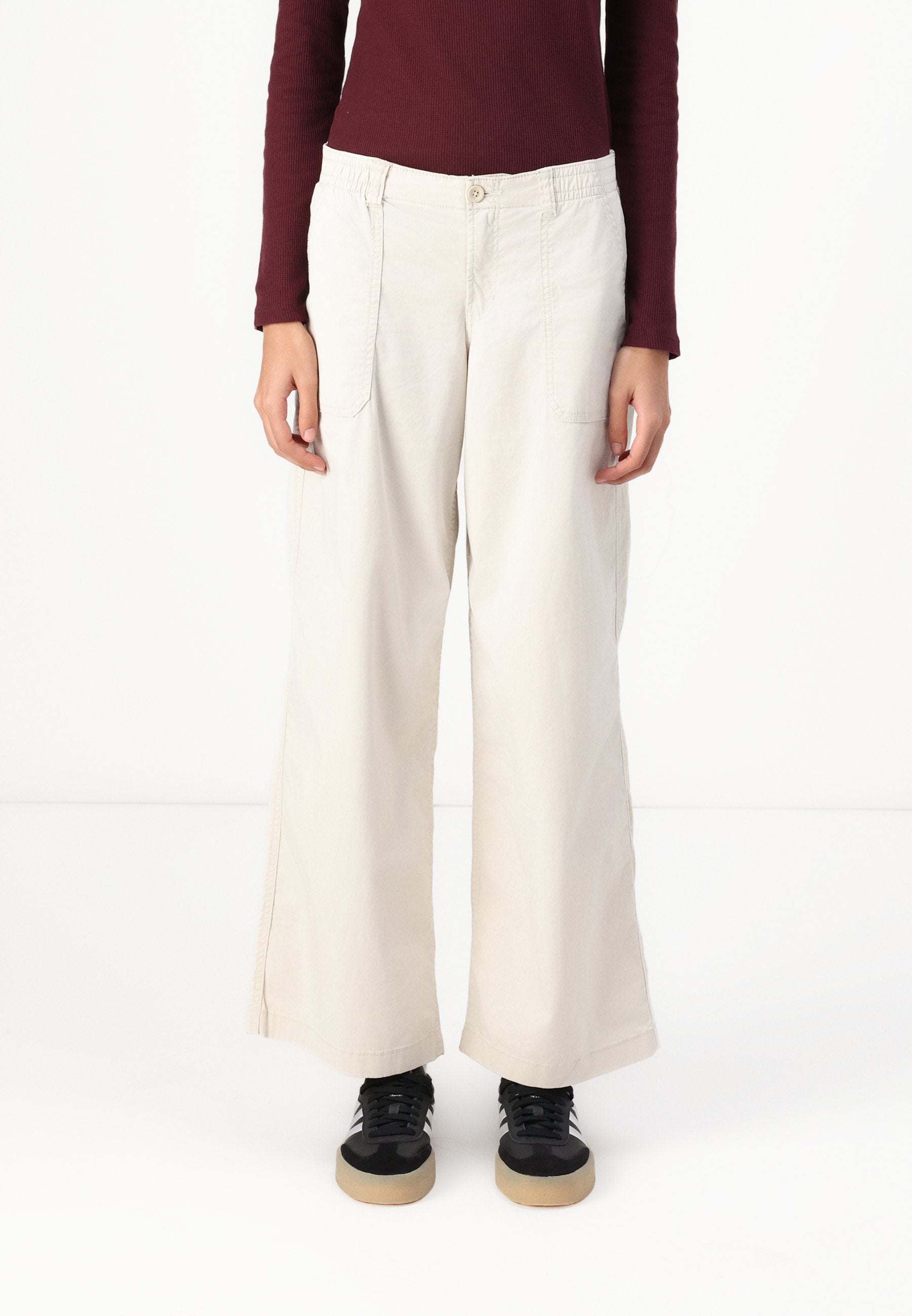 Hollister Co. Low-Rise Poplin Super Baggy Pants