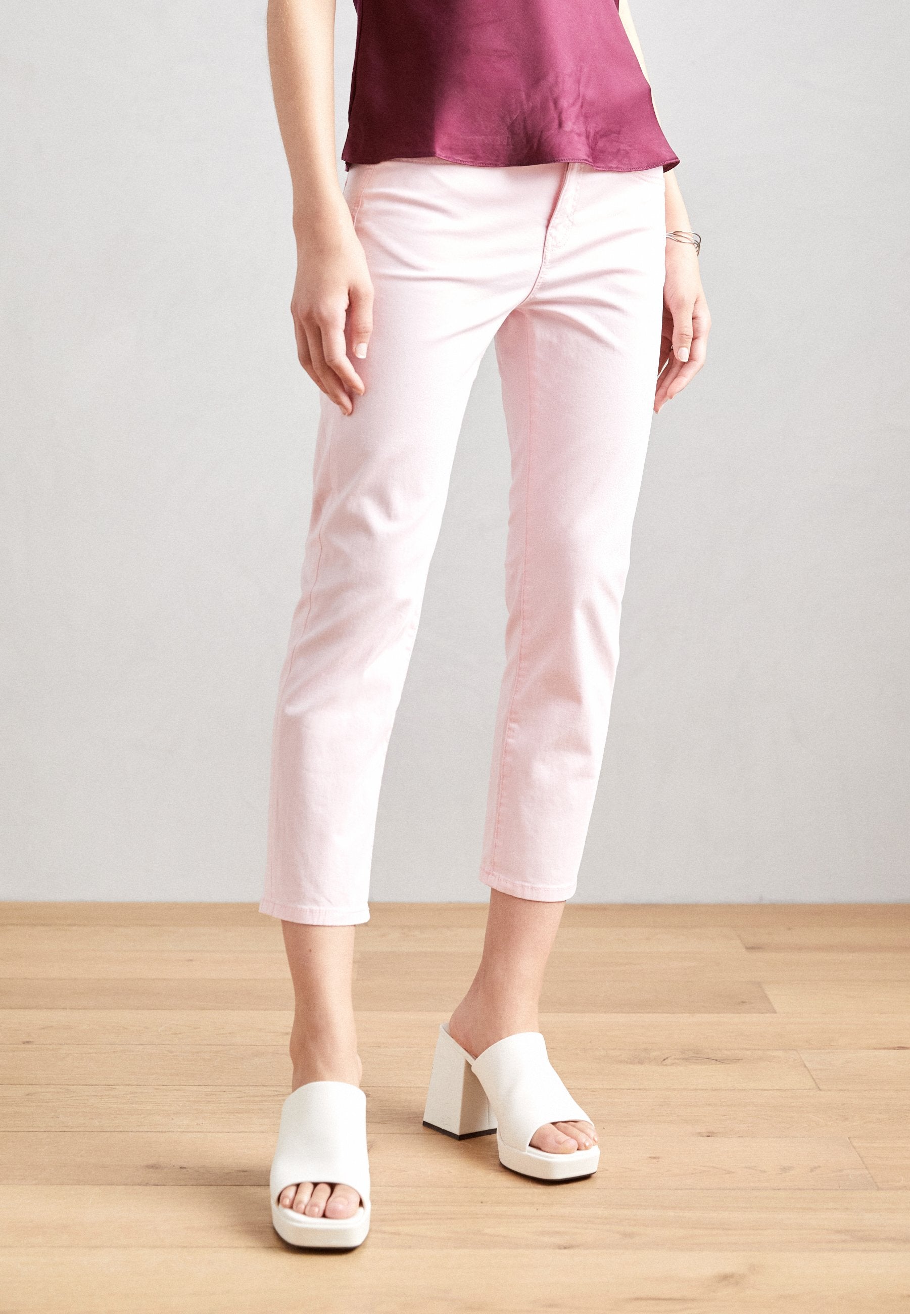 5 POCKET CAPRI Media 3