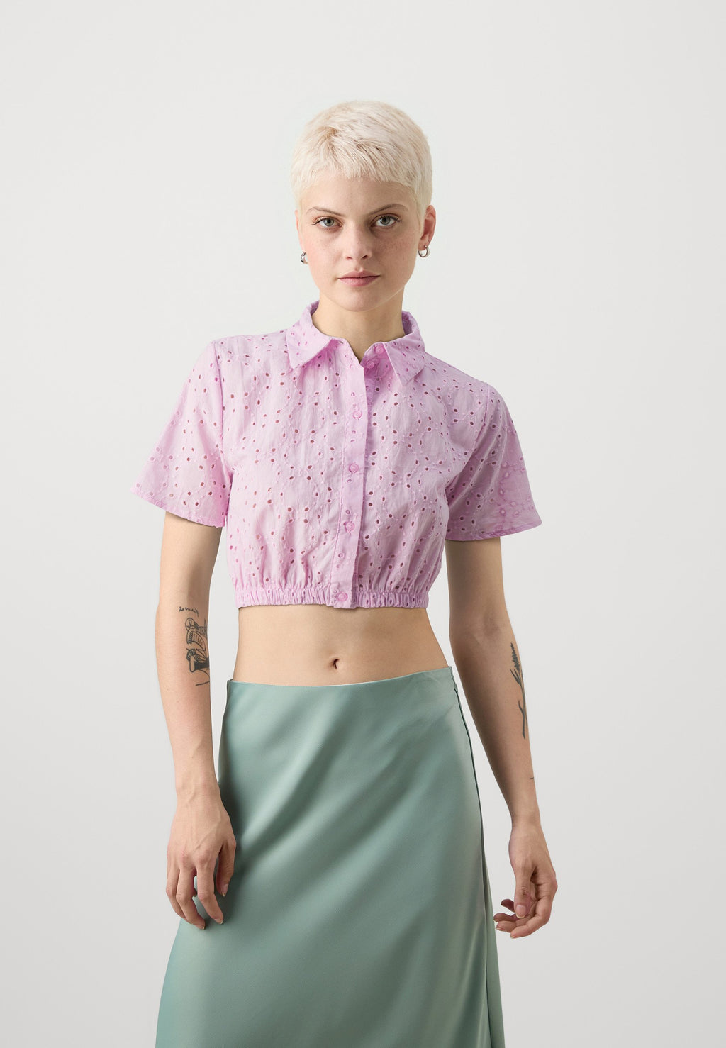ONLKALA ALICIA SHORT SHIRT Media 3