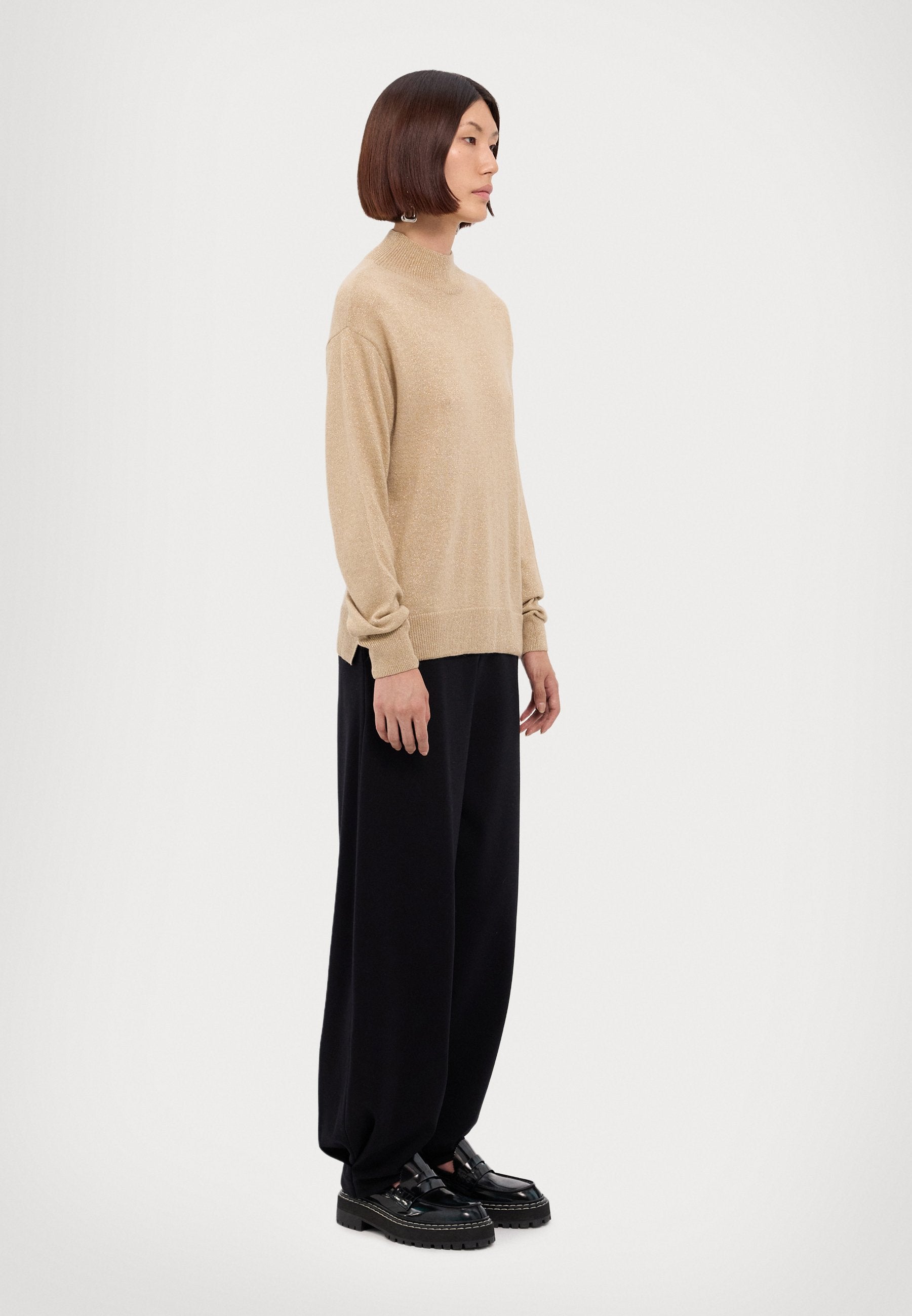 PULLOVER Media 3