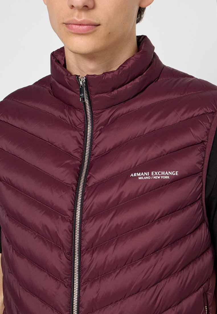 Armani Exchange Weste Media 5