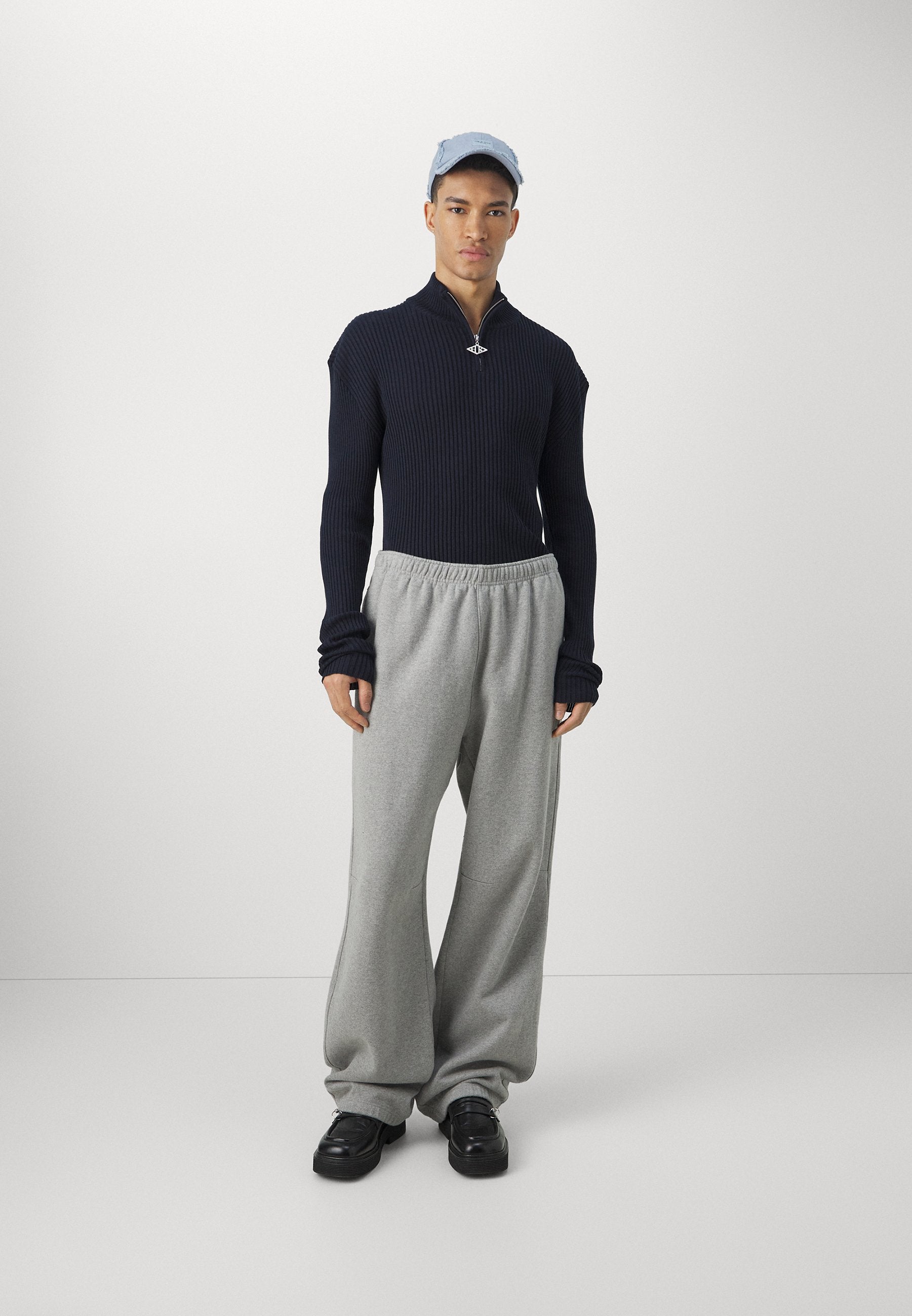 Han Kjøbenhavn HALFZIP WITH DIAMOND UNISEX
