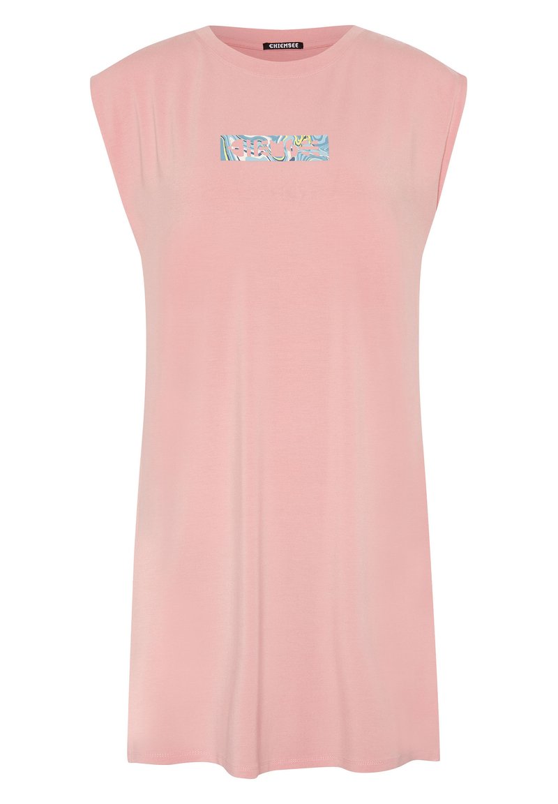 Helles pinkes ärmelloses Kleid aus weichem Material, das auf der Vorderseite ein rechteckiges blaues und gelbes abstraktes Muster aufweist.