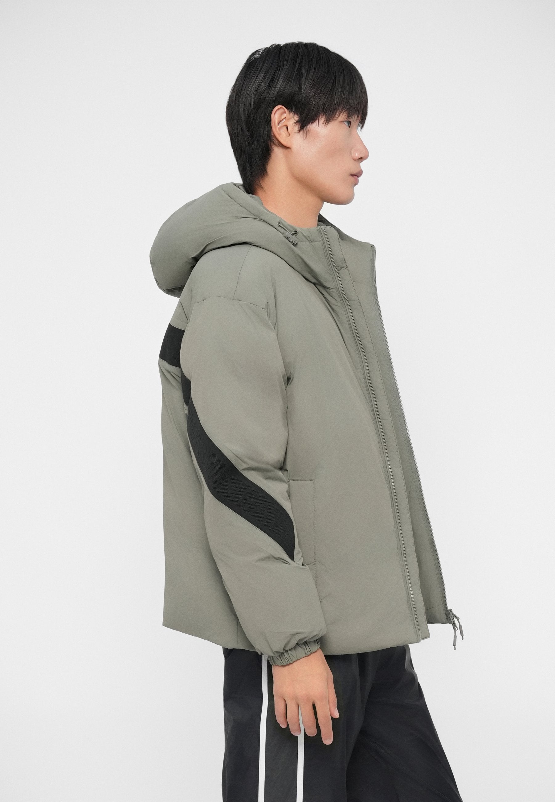 MOUNTAIN HOODED JACKET LOGO Media 6