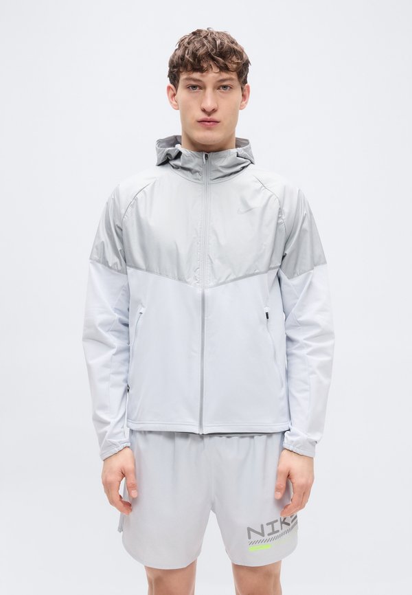 Nike Performance MILER - Windbreaker - pure platinum-coloured/smoke grey/volt
