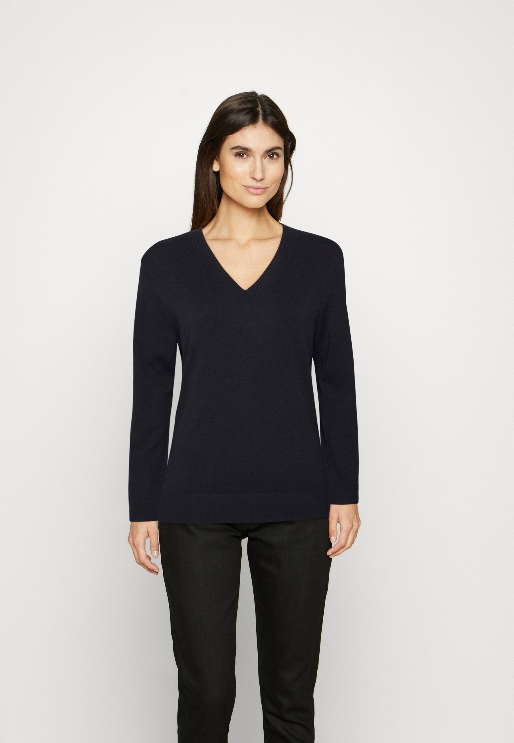 V NECK Media 3