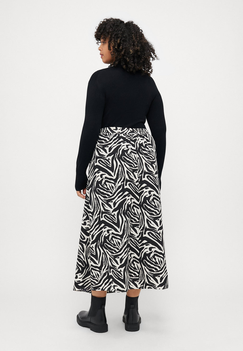 CARGRAPHIE LONG SKIRT Media 4