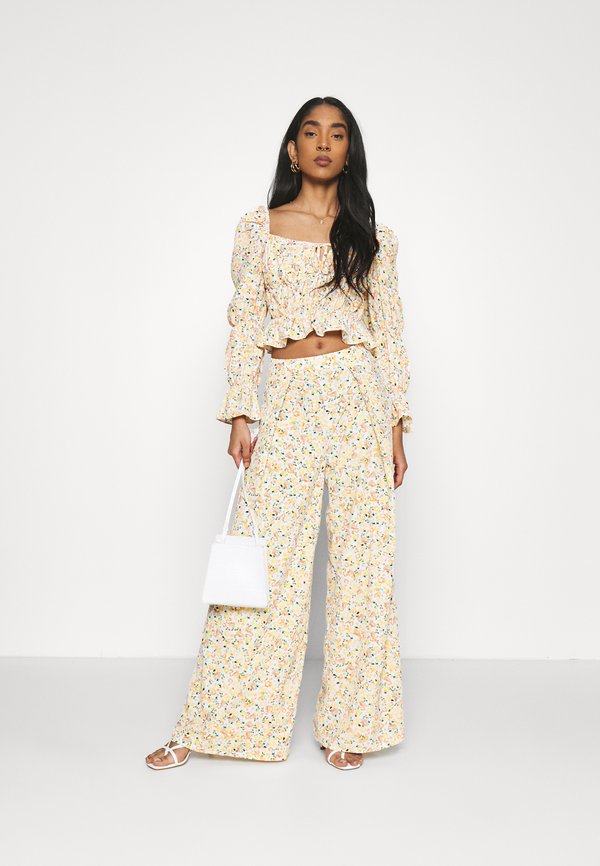 Glamorous RUCHED WITH LOW NECKLINE FRONT TIE DETAIL AND DOUBLE PUFF SLEE