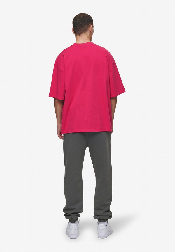 Pegador LOGO BOXY TEE