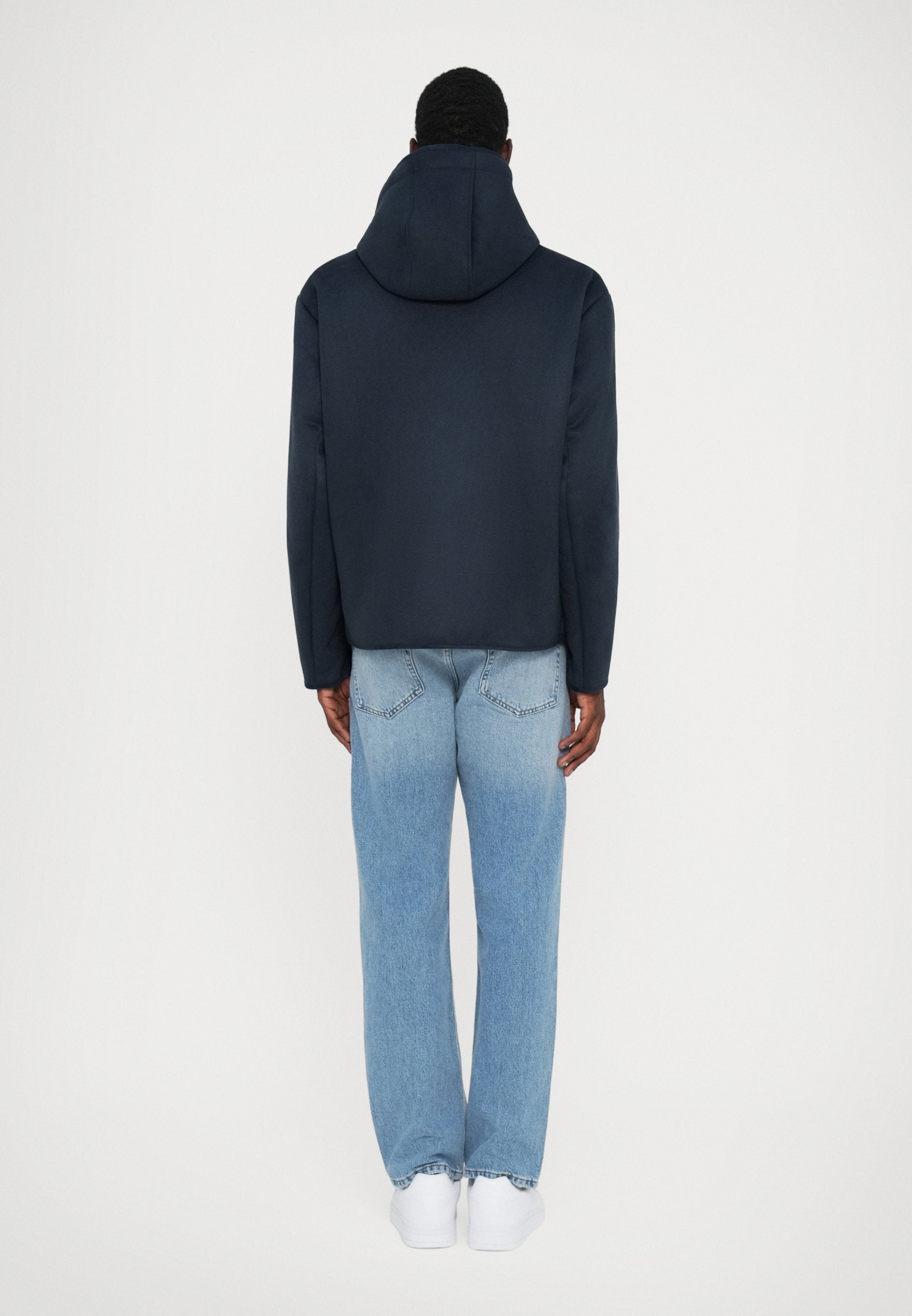 BLOUSON Media 4