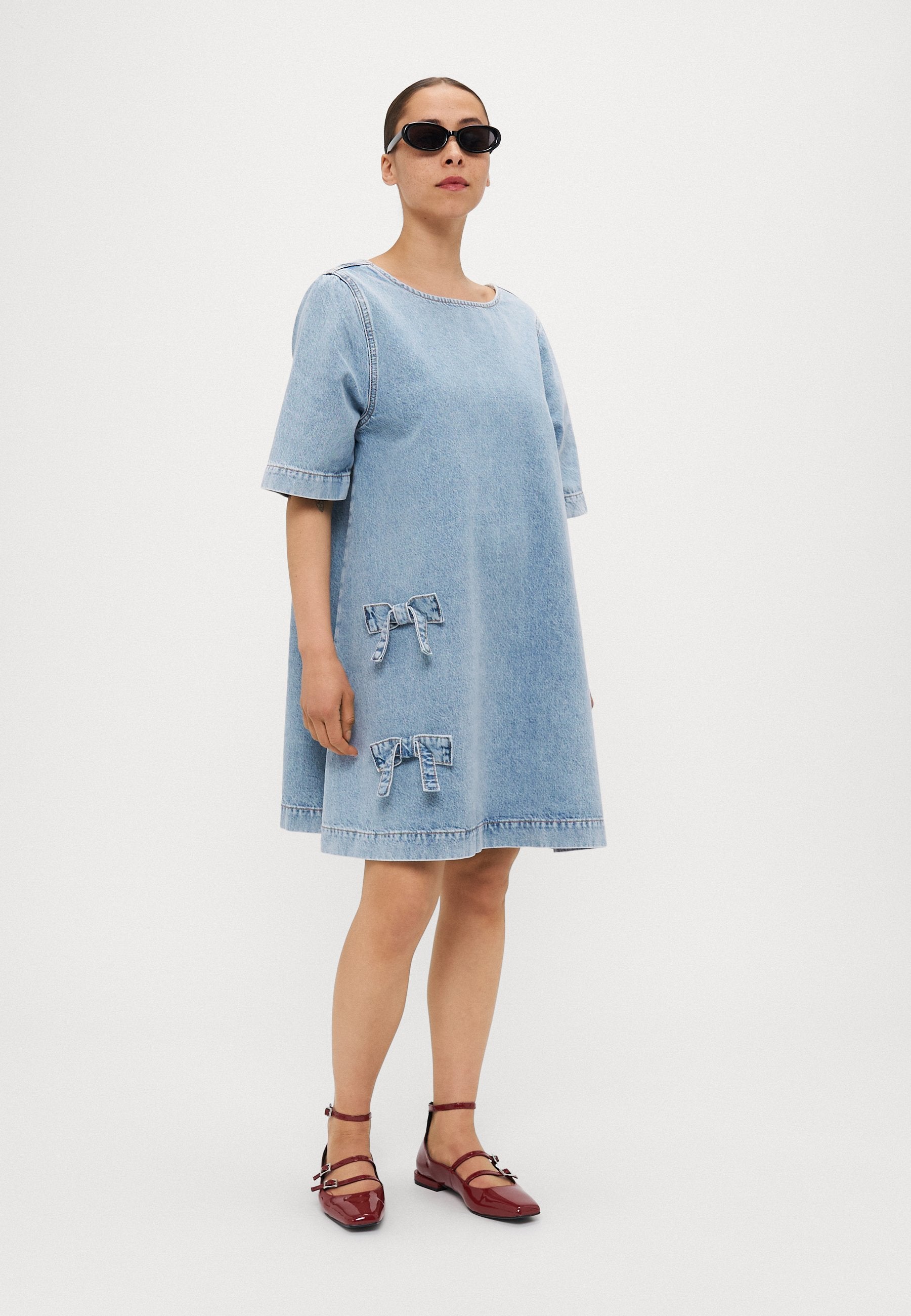 ONLGIGI BOW A SHAPE DRESS Media 2