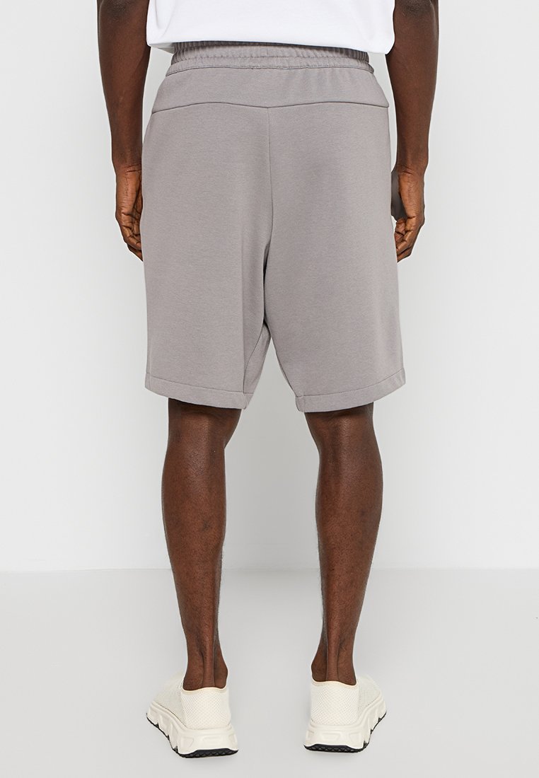 EA7 Emporio Armani Kurze Sporthose Media 3