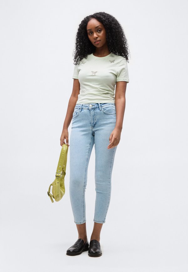 ONLY Petite ONLSNAPPY LIFE BABY TEE