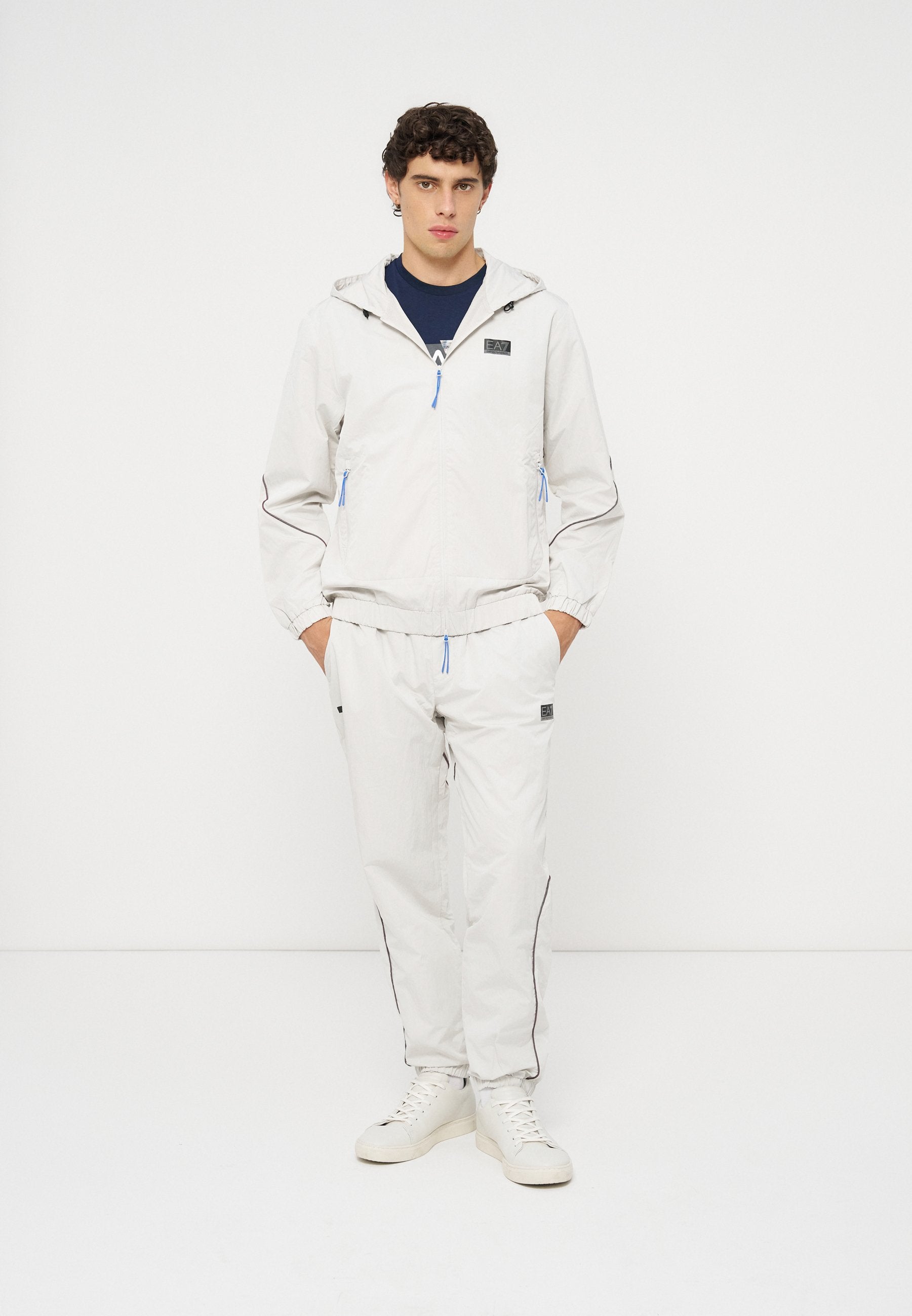 EA7 Emporio Armani Trainingsanzug Media 3