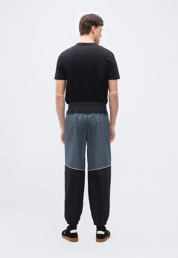 Calvin Klein COLORBLOCK COMMUTER