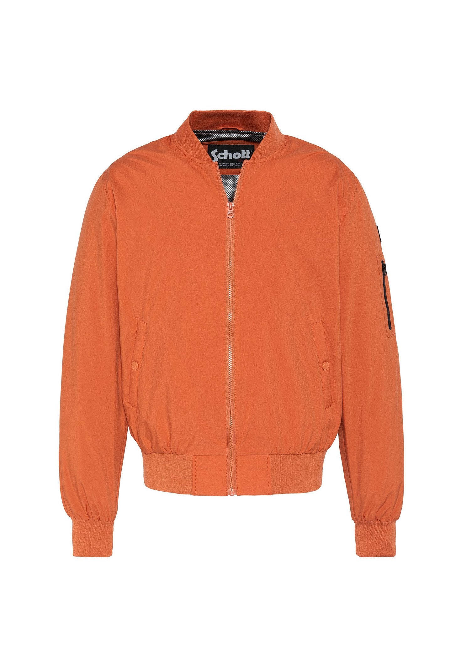 Orange Bomberjacke mit durchgehendem Reißverschluss, gerippten Bündchen und Saum. Verfügt über seitliche Taschen und eine Reißverschlusstasche am linken Ärmel. Leichtes Material.
