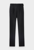 Schwarze Hose aus strukturiertem Stoff mit Knopfverschluss, zwei vorderen Abnähern und geradem Bein.