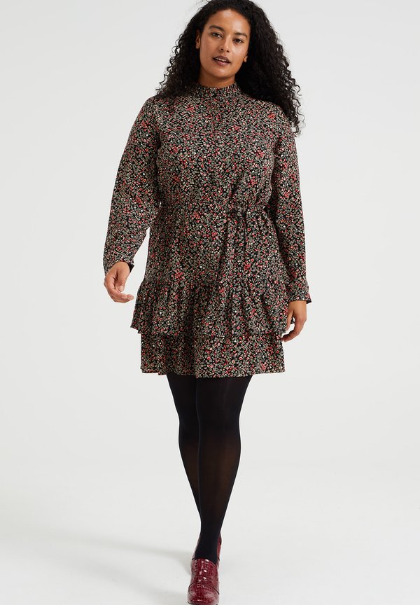 WE Fashion curve