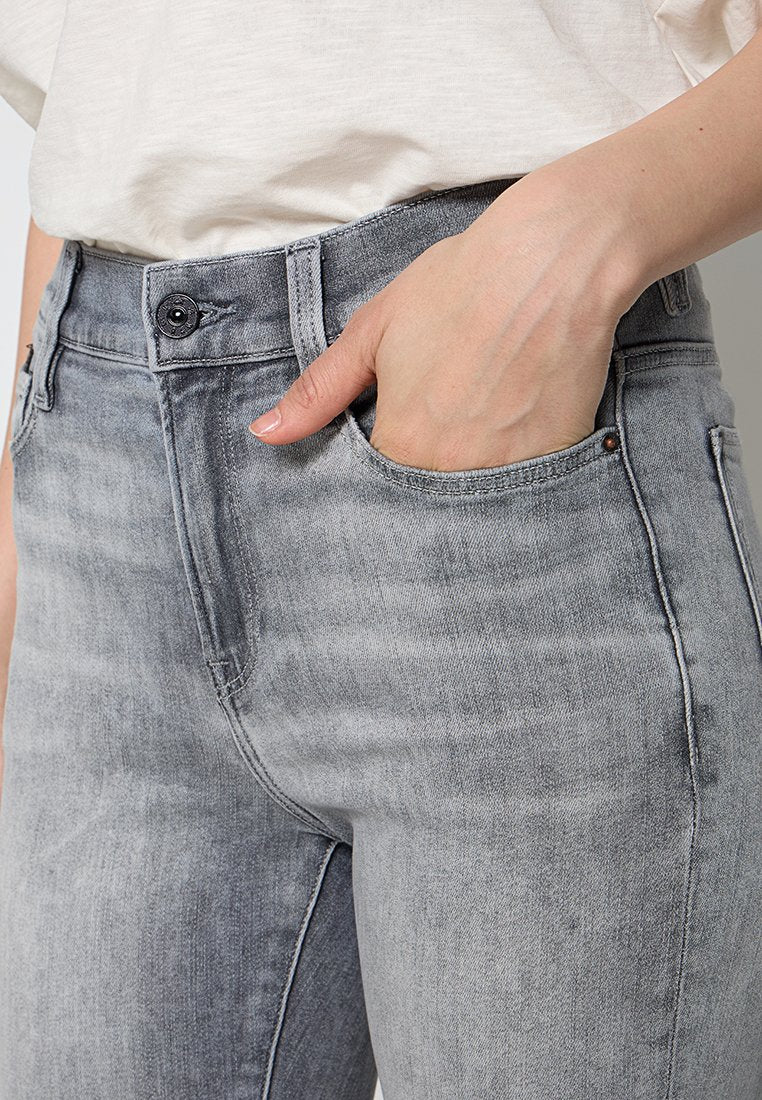 ACE 2.0 SLIM STRAIGHT Media 4