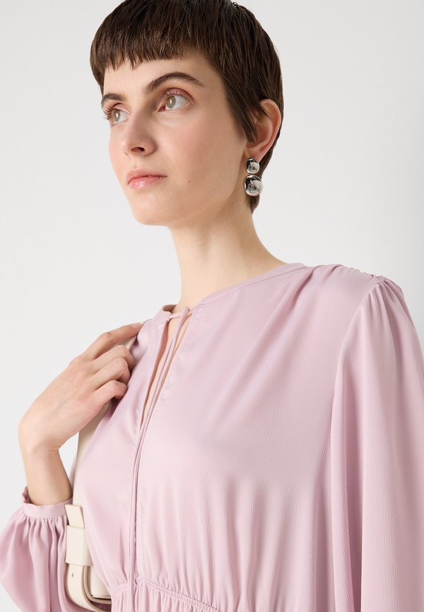 BOSS DECLY