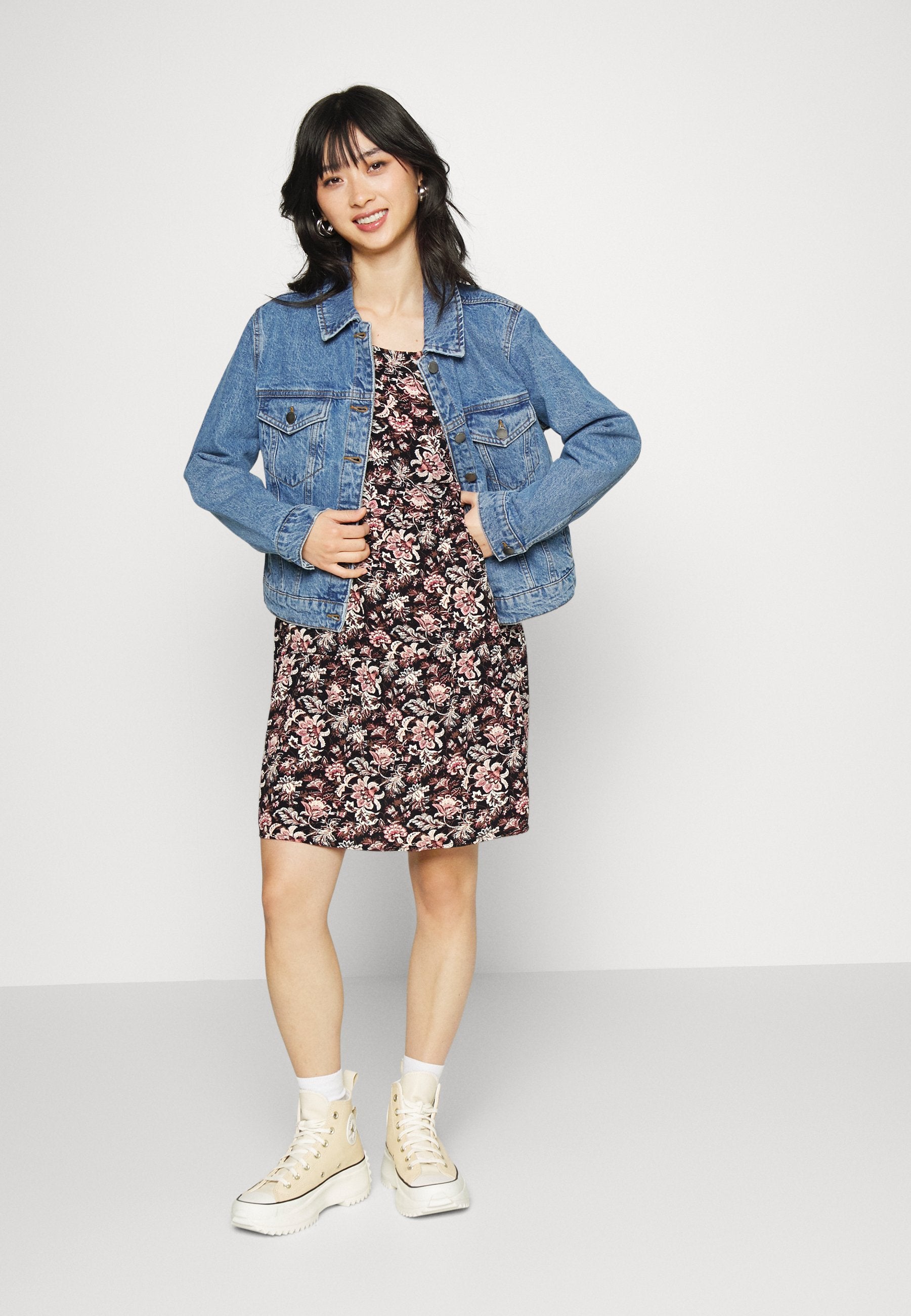 ONLNOVA LUX THEA DRESS Media 2