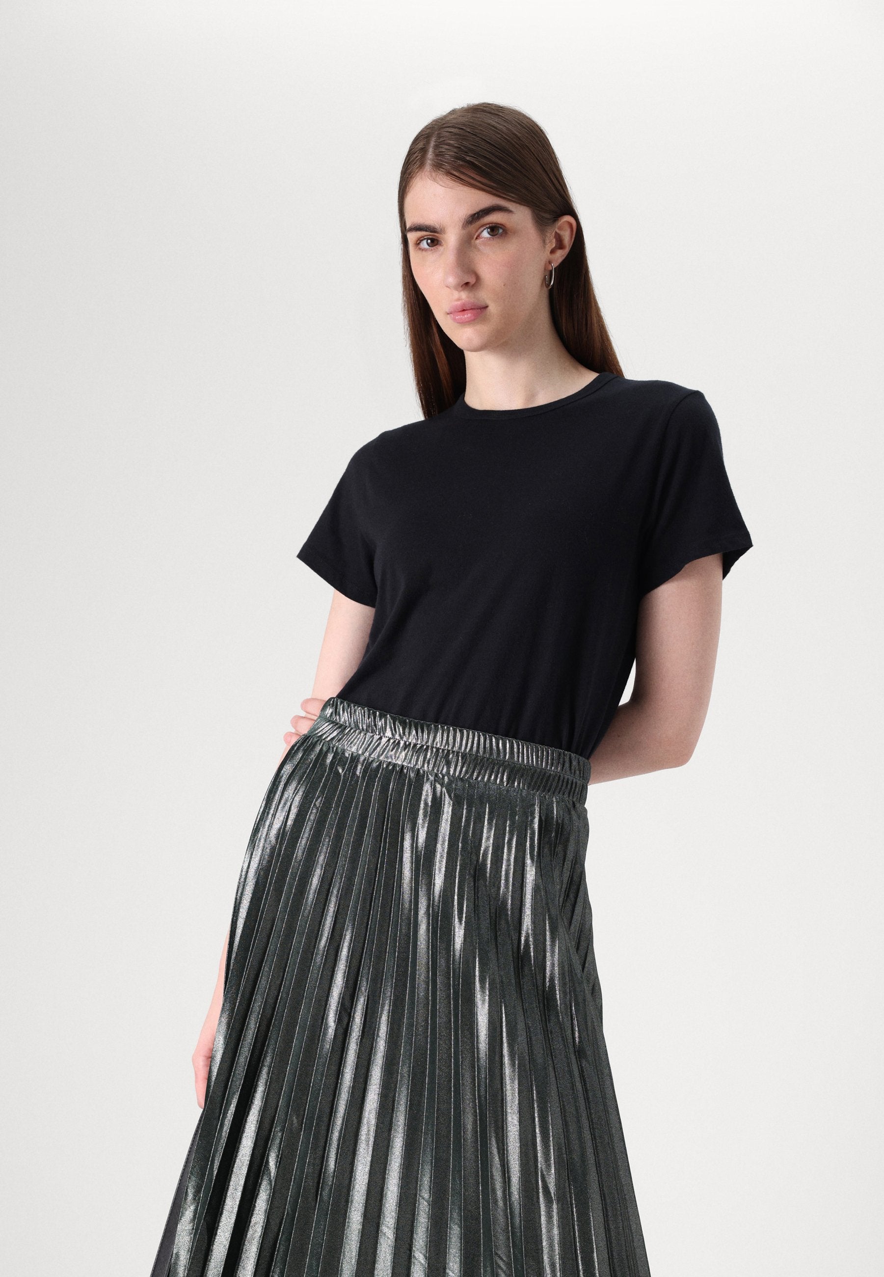 ONLLYON SHINE SKIRT Media 5