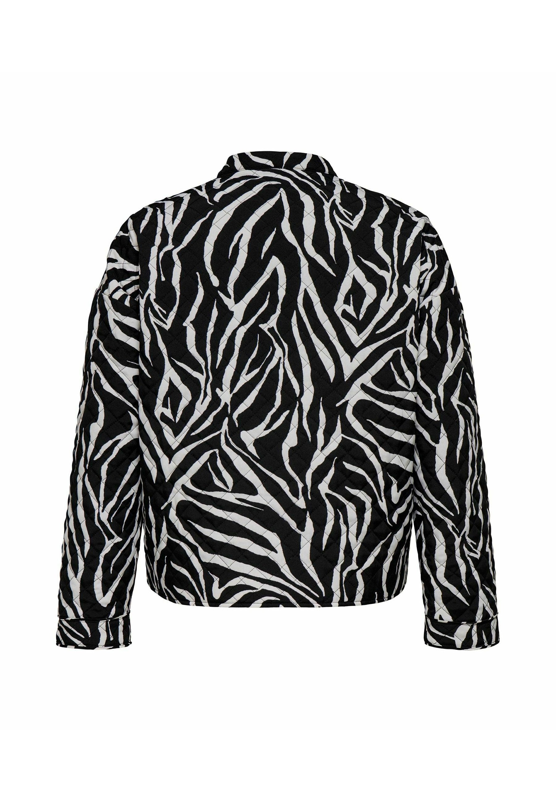 Quilted CARHALLIE Quilted Media 5