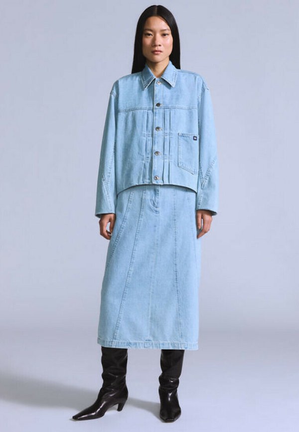 Levi's® SEAMED SKIRT BLUE RADIANT WASH - Denim skirt - blue radiant wash - med indigo - flat finish -