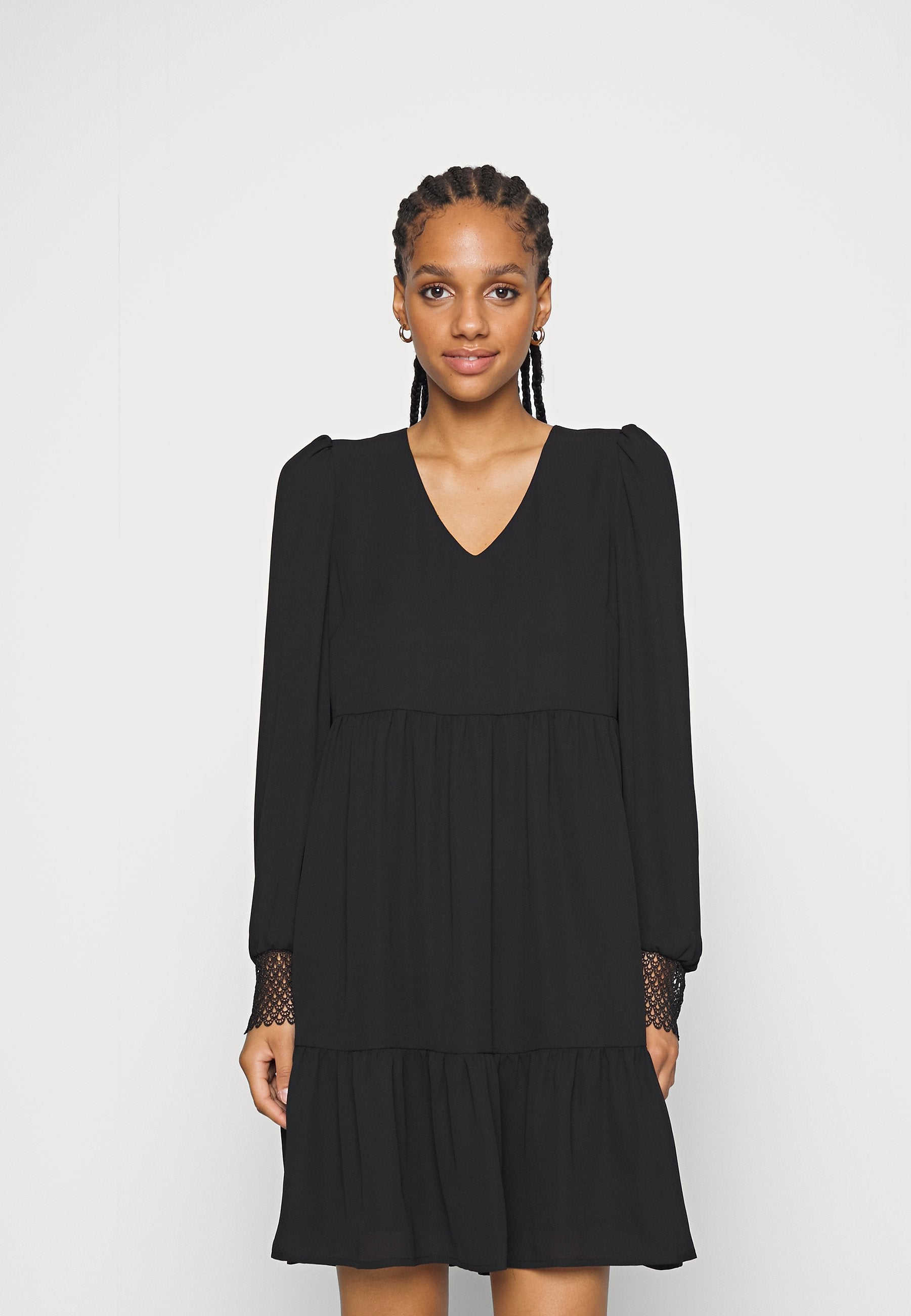 ONLTRINE DRESS Media 3