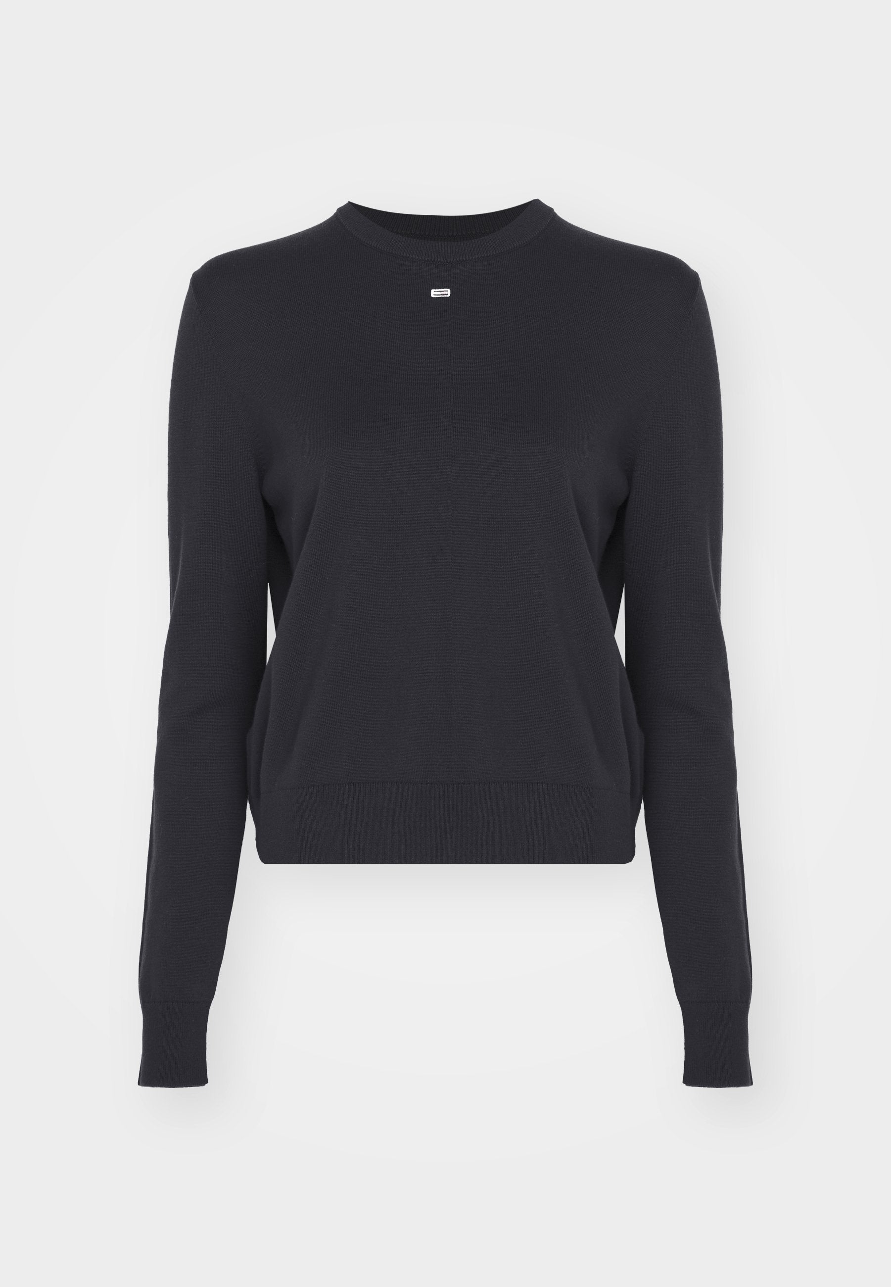 Dunkelblauer Pullover, runder Ausschnitt, lange Ärmel, weiche Stricktextur, geripptem Saum und Bündchen, kleines Logo auf der Brust, verkürzter Schnitt.