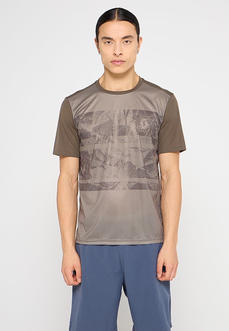 REGULAR FIT Media 1