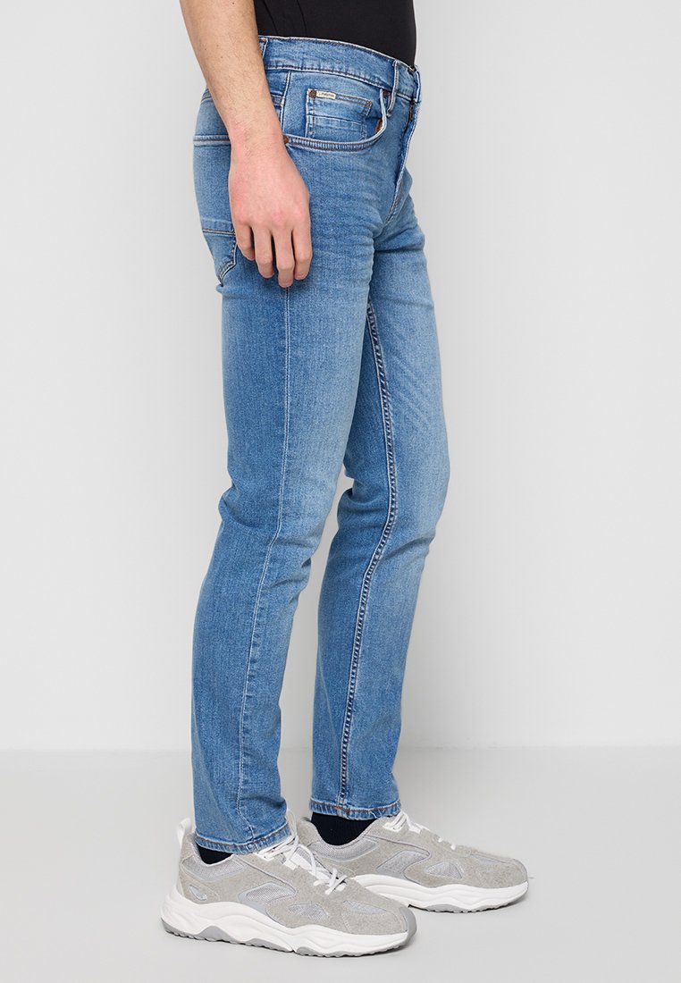 Lindbergh Jeans Tapered Fit Media 2