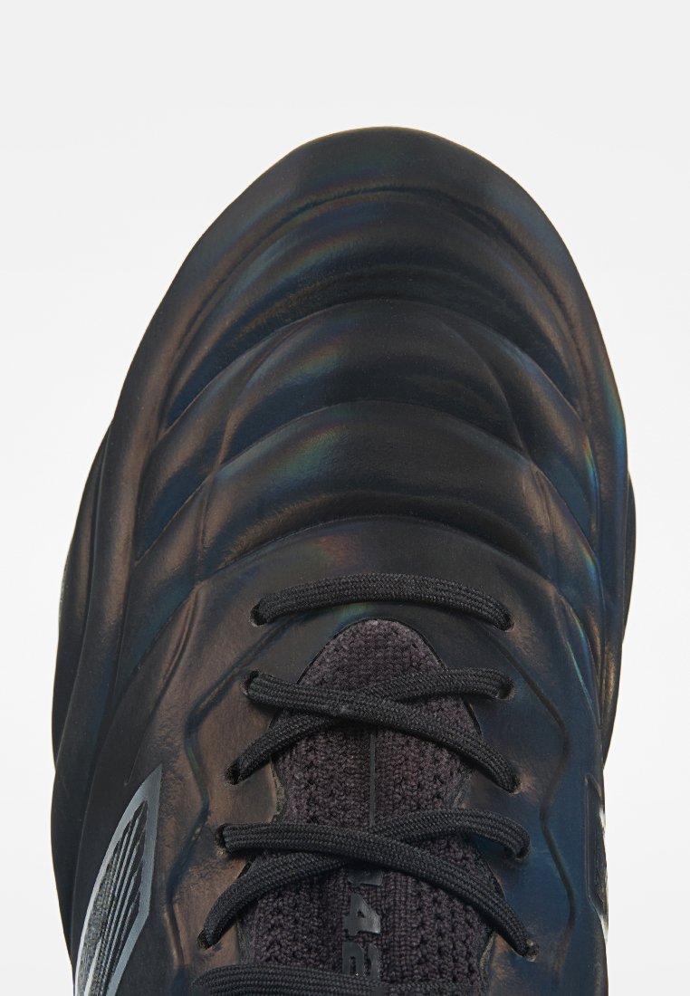 New Balance ELITE