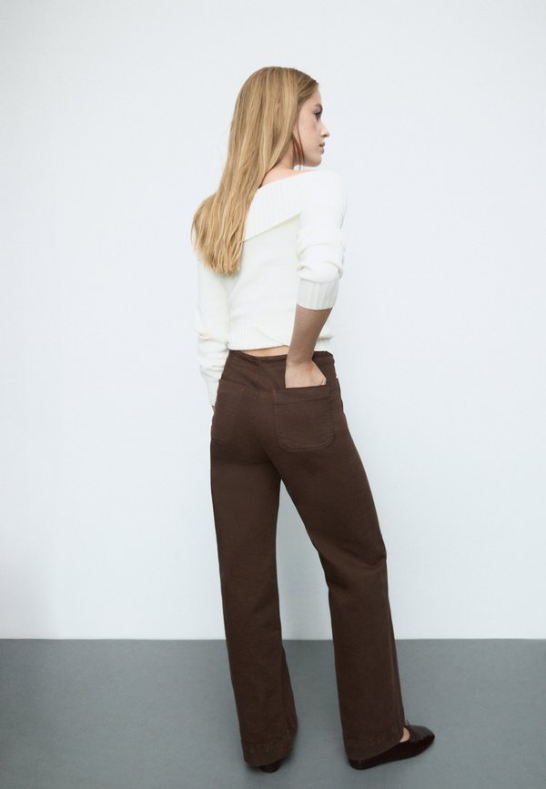 Stradivarius MINIMALIST TROUSERS WITH POCKETS 01477778