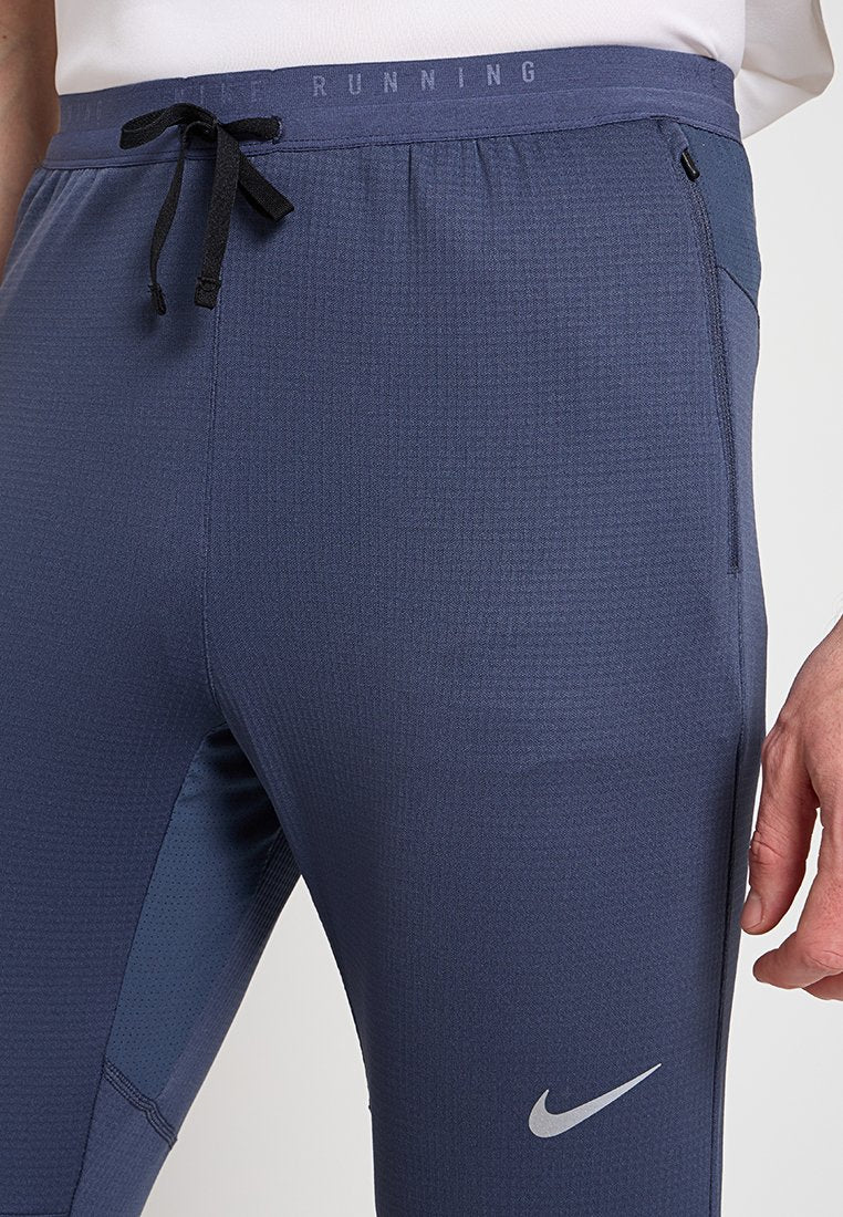 Nike Performance