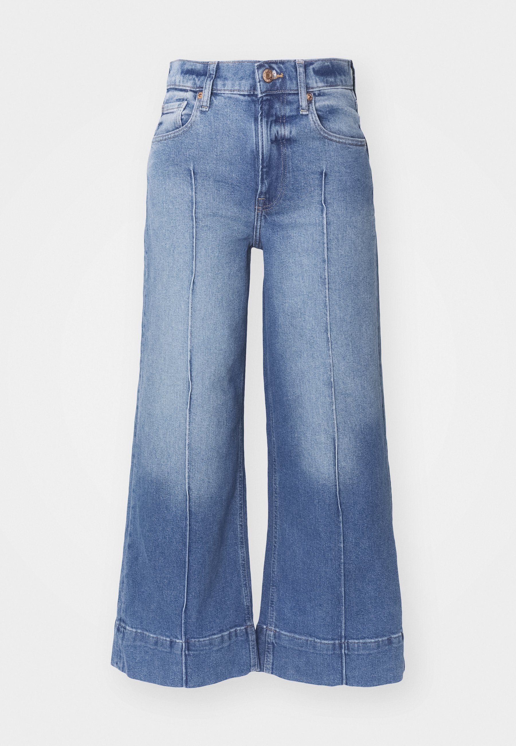 Weite Denim-Jeans in Hellblau, mit hoher Taille, ausgewaschenem Design, Fronttaschen und genähten Details entlang der Beine.