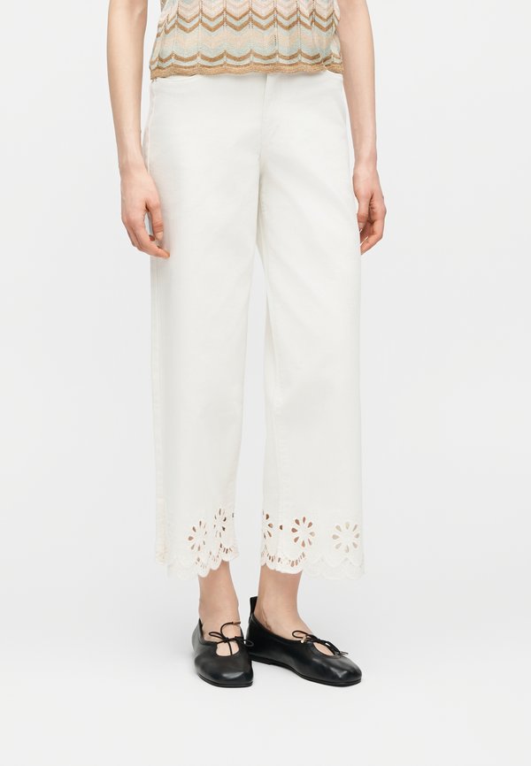 ONLY ONLMADISON CROP WIDE - Wide Leg - white denim