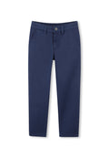 Marineblaue Baumwollhose mit geradem Bein, ausgestattet mit zwei Fronttaschen, einem Knopfverschluss und sauber verarbeiteten Säumen.