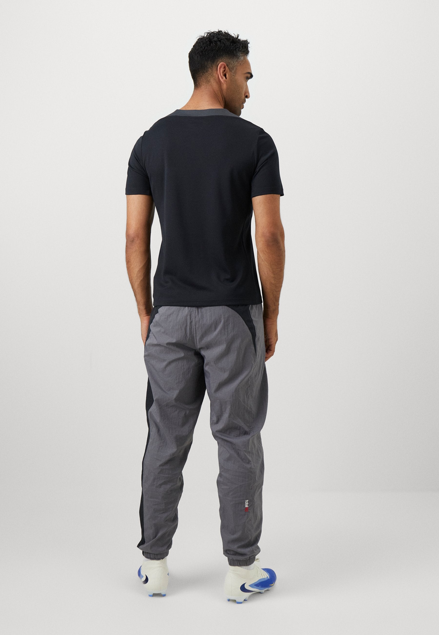 Nike Performance STANDARD FIT