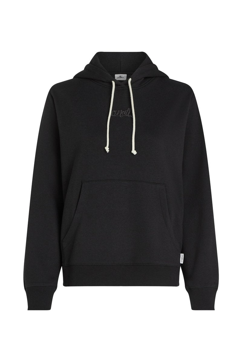 Schwarzer Hoodie aus weichem Stoff, mit einer Kängurutasche, einer Kapuze mit Zugband aus cremefarbenen Schnüren und dezentem Logo-Detail auf der Brust.