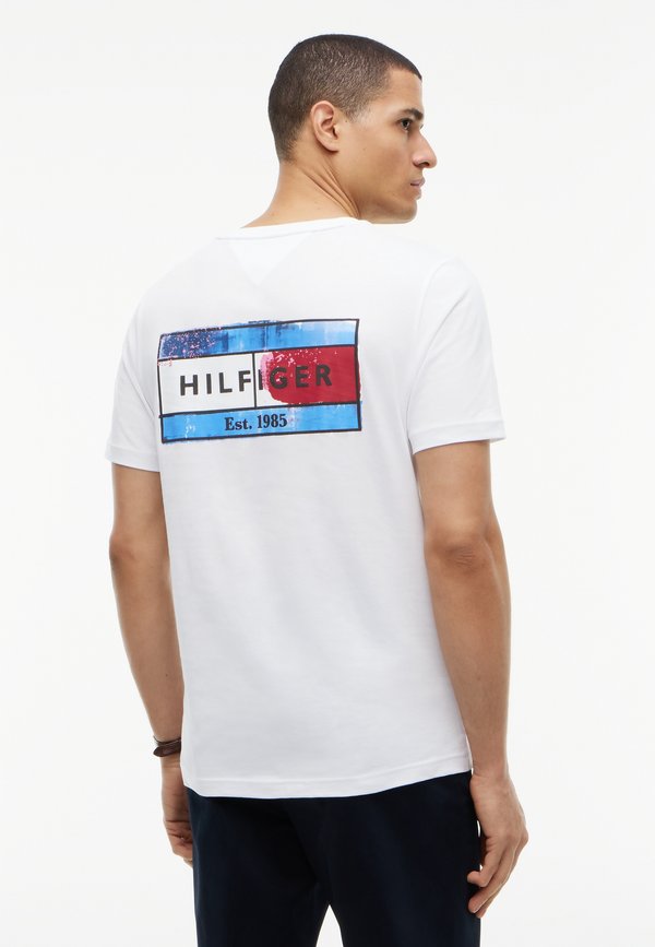 Tommy Hilfiger BRAND LOVE BACK FLAG GRAPHIC TEE - Print T-shirt - white