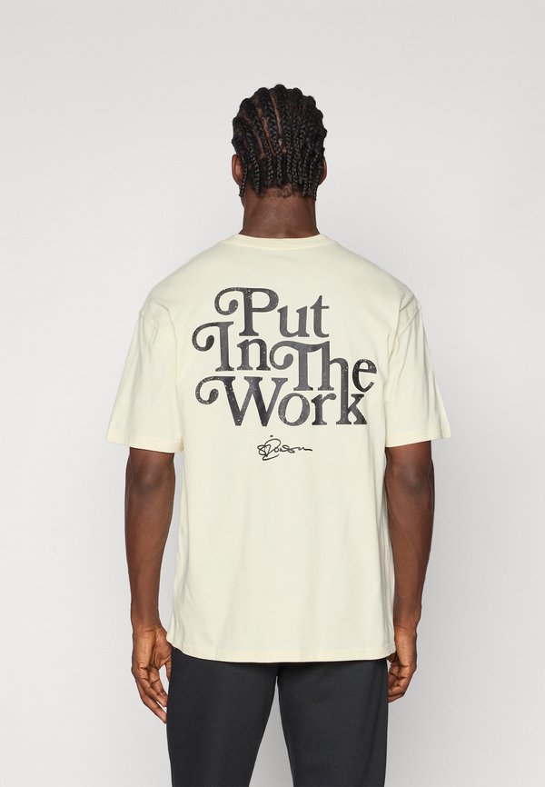 Nike Performance TEE PUT IN WORK - Sports T-shirt - coconut milk