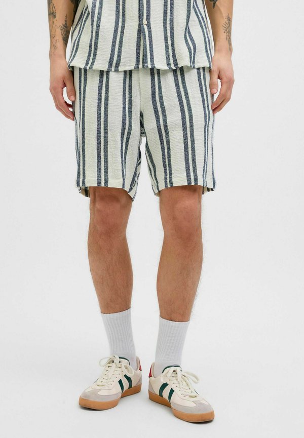 Jack & Jones JPSTJAIDEN  - Shorts - antique white
