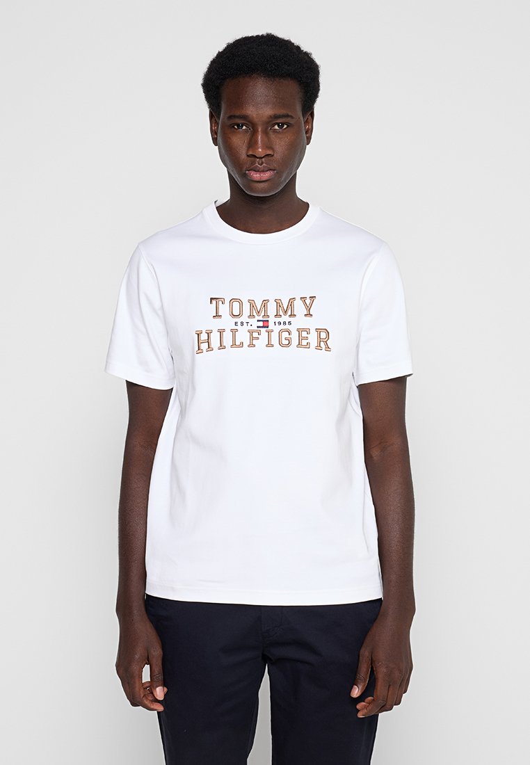 REGULAR FIT Media 1