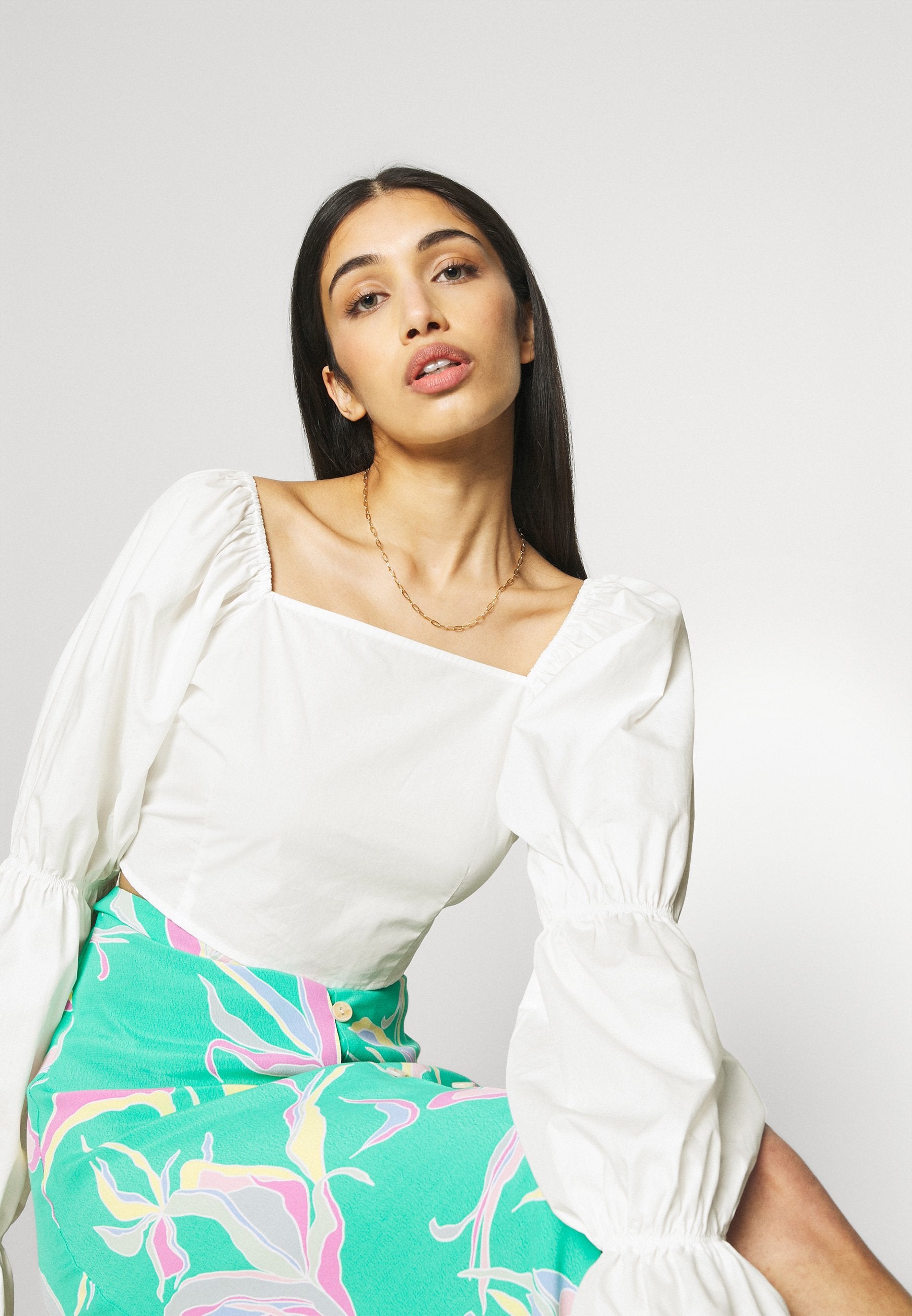 NA-KD CROPPED BLOUSE