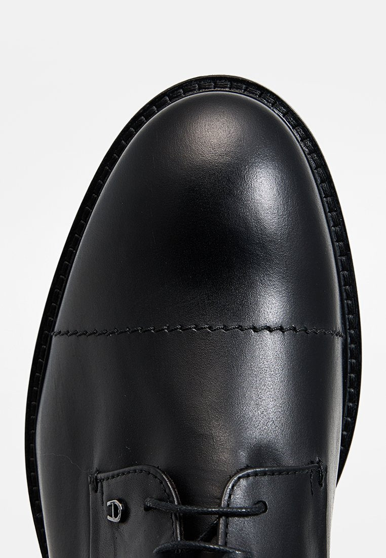 AIGNER CHARLES