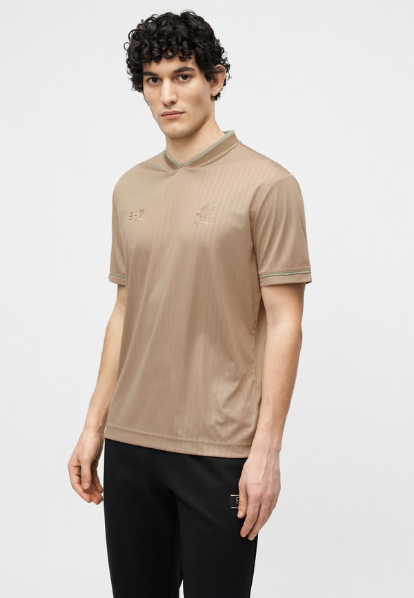EA7 Emporio Armani TRAIN SOCCER TEE